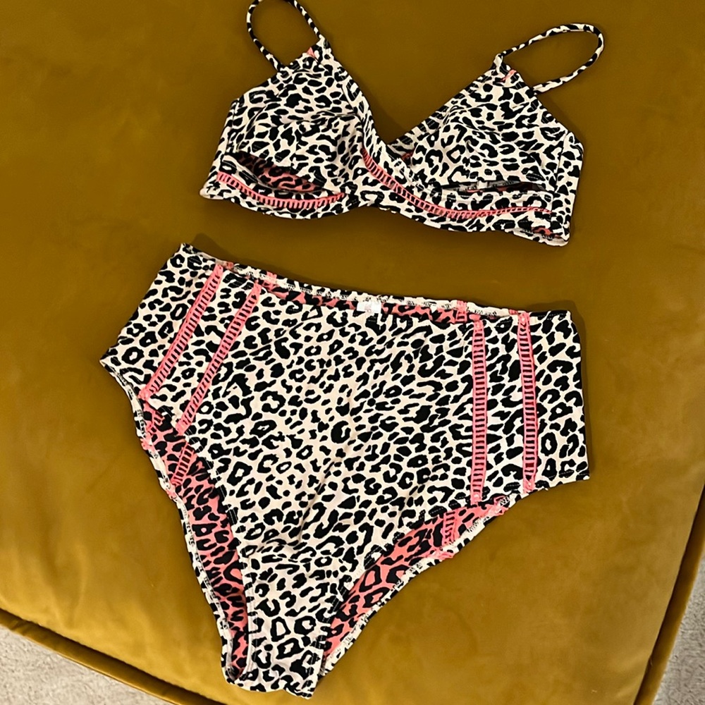 No Boundaries 2 piece swimsuit size Medium